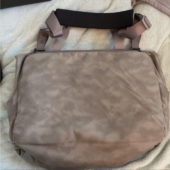 early embark backpack lululemon EASYSO Tote Bag for Women,Puffer Travel Tote Bags with Zipper, Quilted Handbag with Compartments for Travel Work Sport, Pink : Clothing, Shoes & Jewelry Built with 900D Poly Canvas and real leather trimmings Lululemon Everywhere Backpack 22L Review